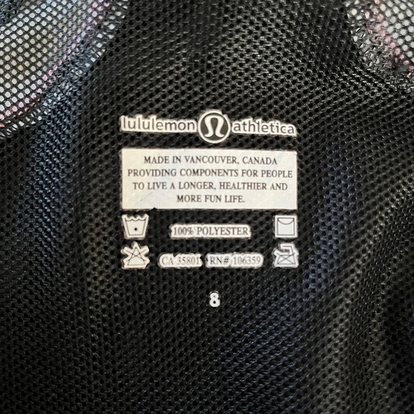 Lulu Lemon Athletica Jacket!! Perfect for walks outside :) - Picture 5 of 6